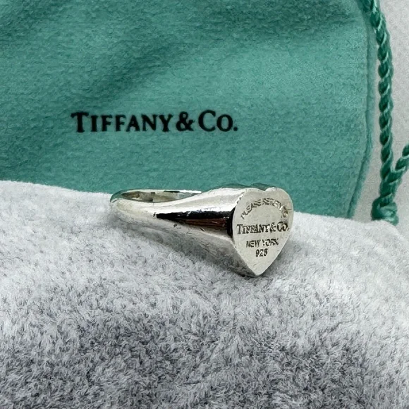 Tiffany & Co. Silver Heart Signet Ring - Picture 13 of 16